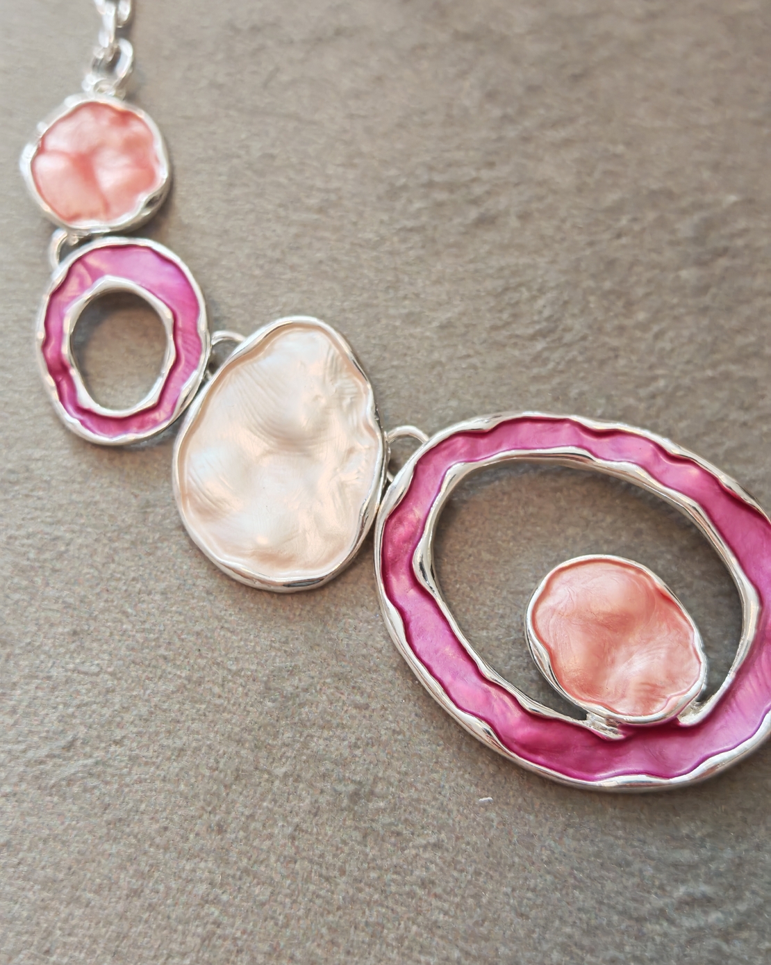 Дамско колие