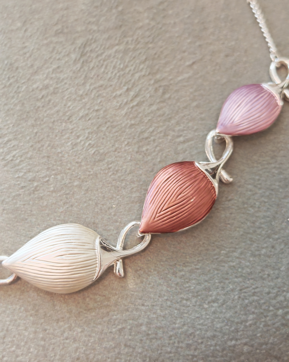 Дамско колие