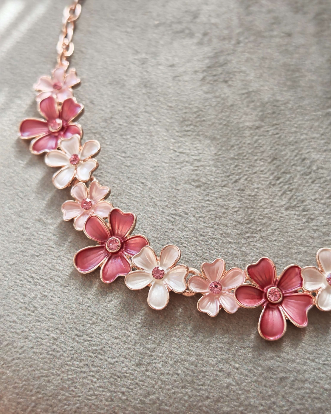 Дамско колие