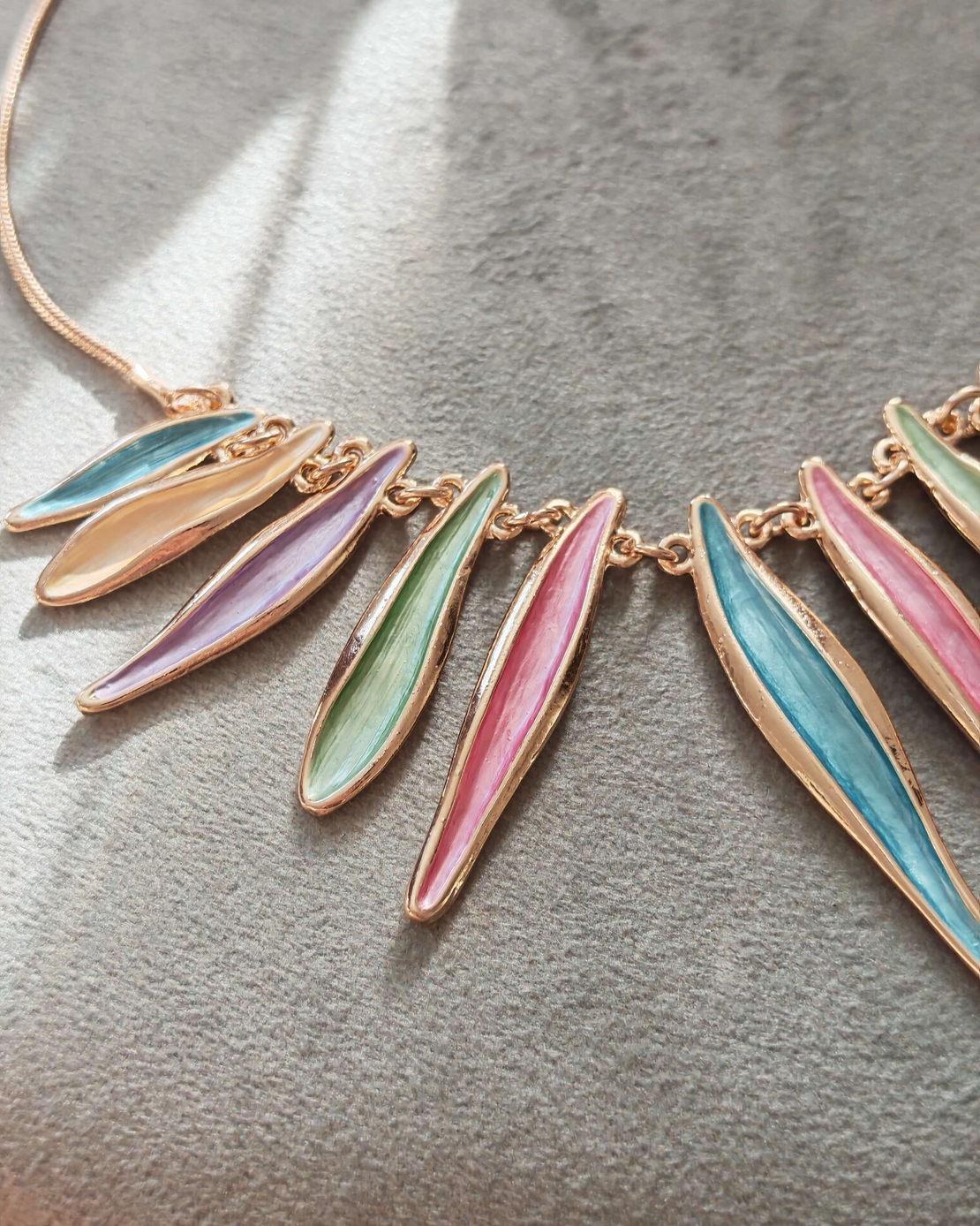 Дамско колие