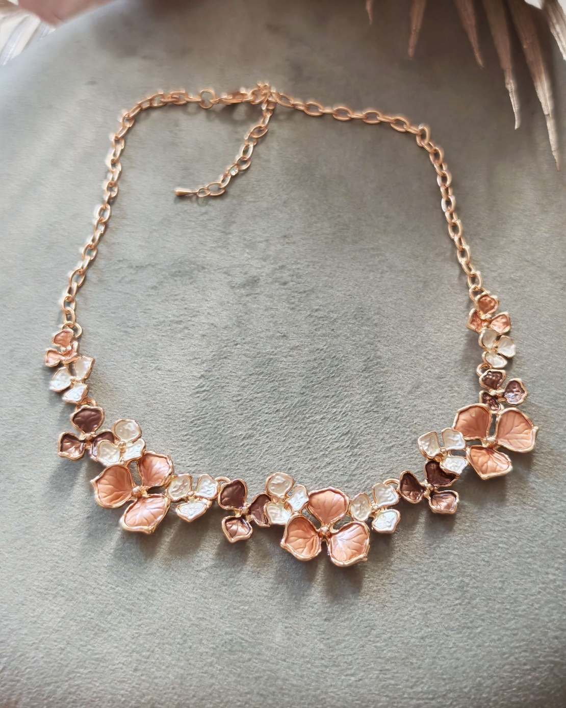 Дамска колиета