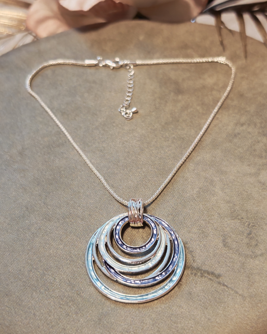 Колие с медальон