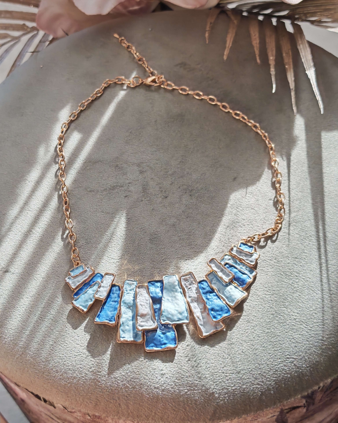 Дамско колие