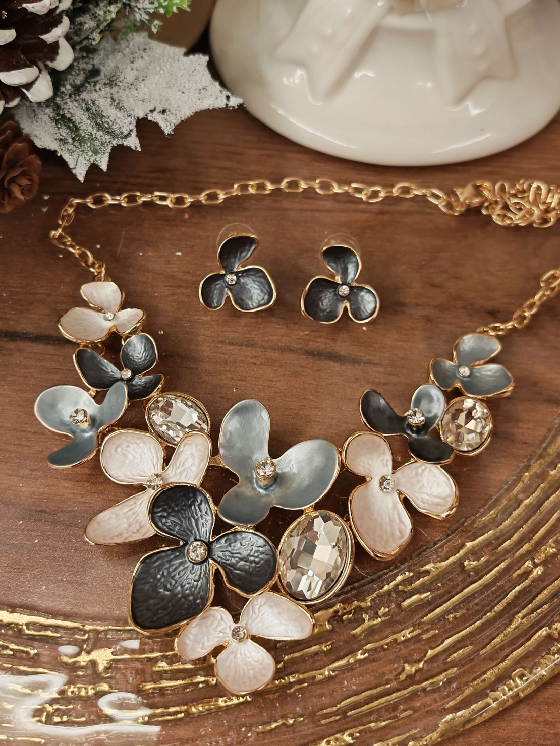 Дамски комплекти