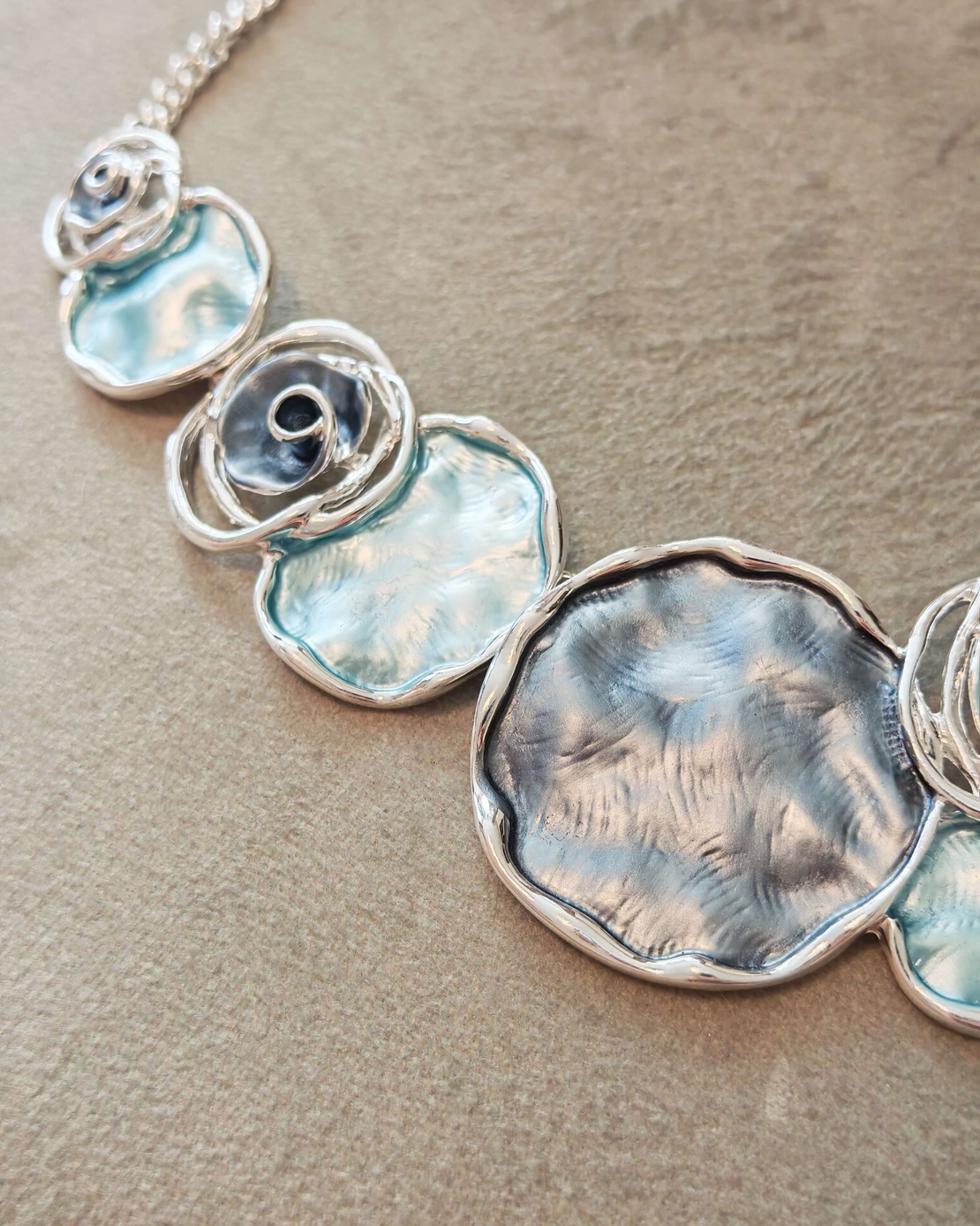 Дамско колие