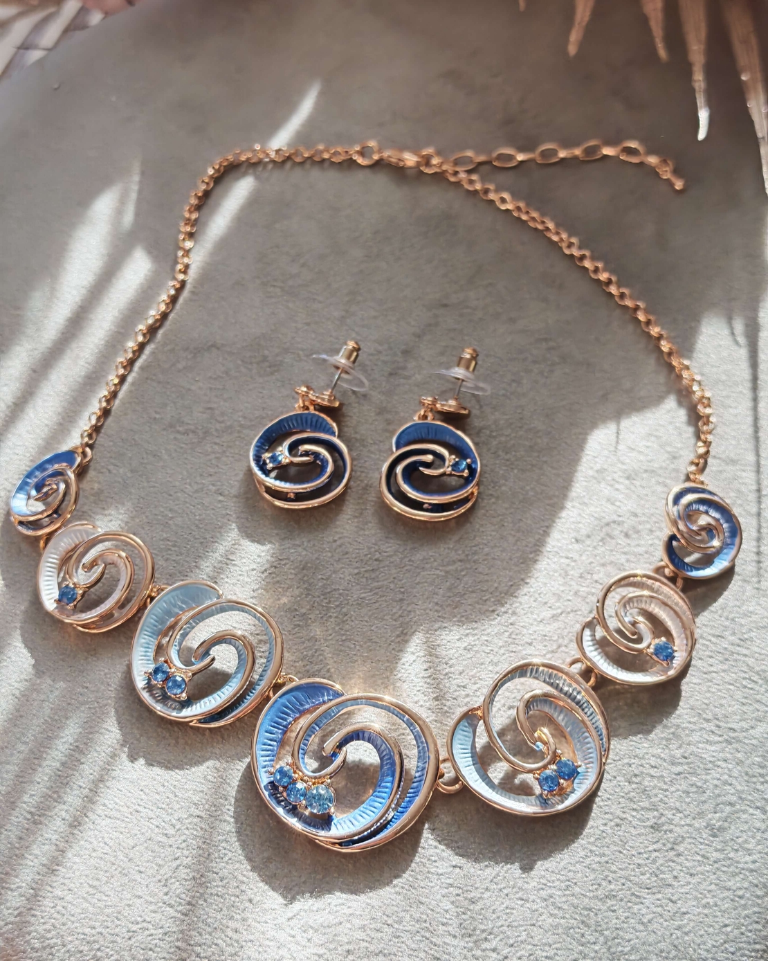 Дамско колие