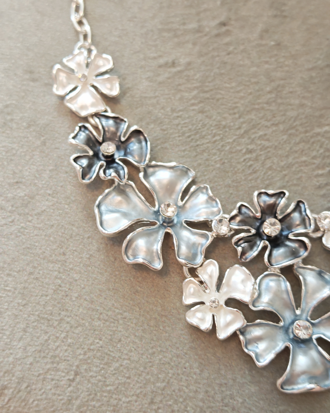 Дамско колие