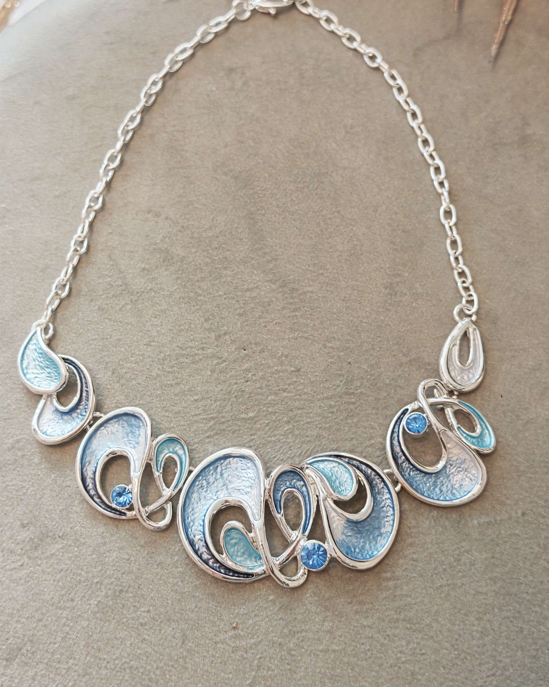 Дамско колие