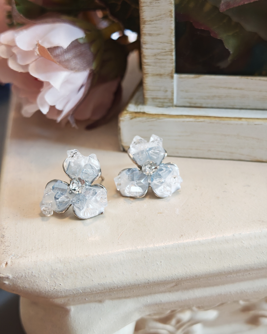 Дамски обици