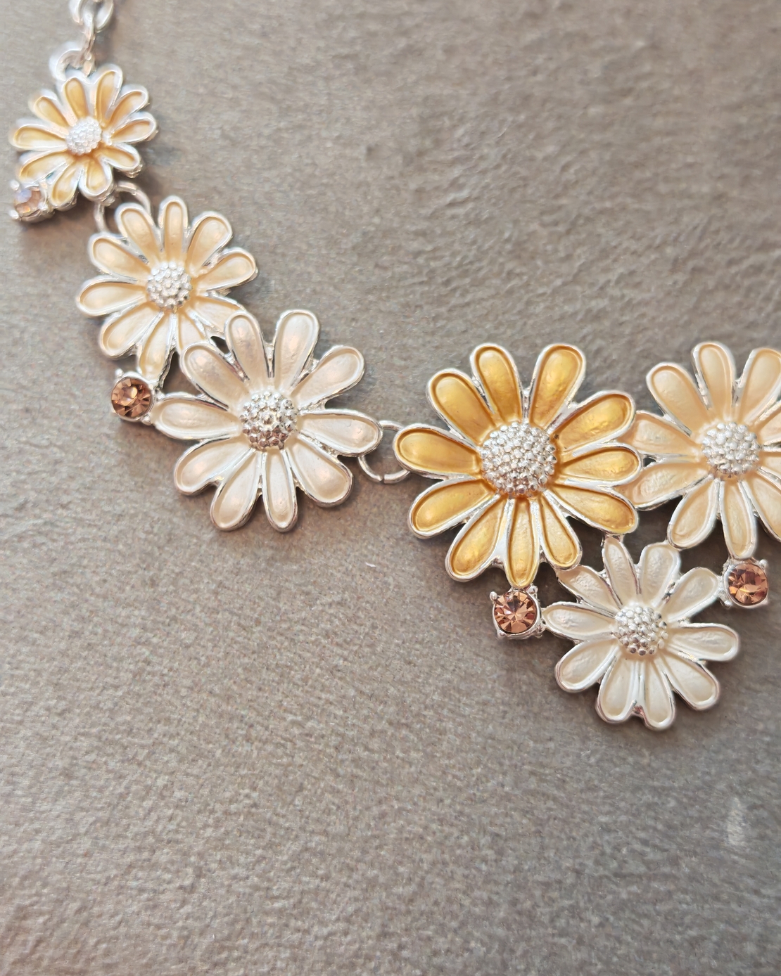 Дамско колие