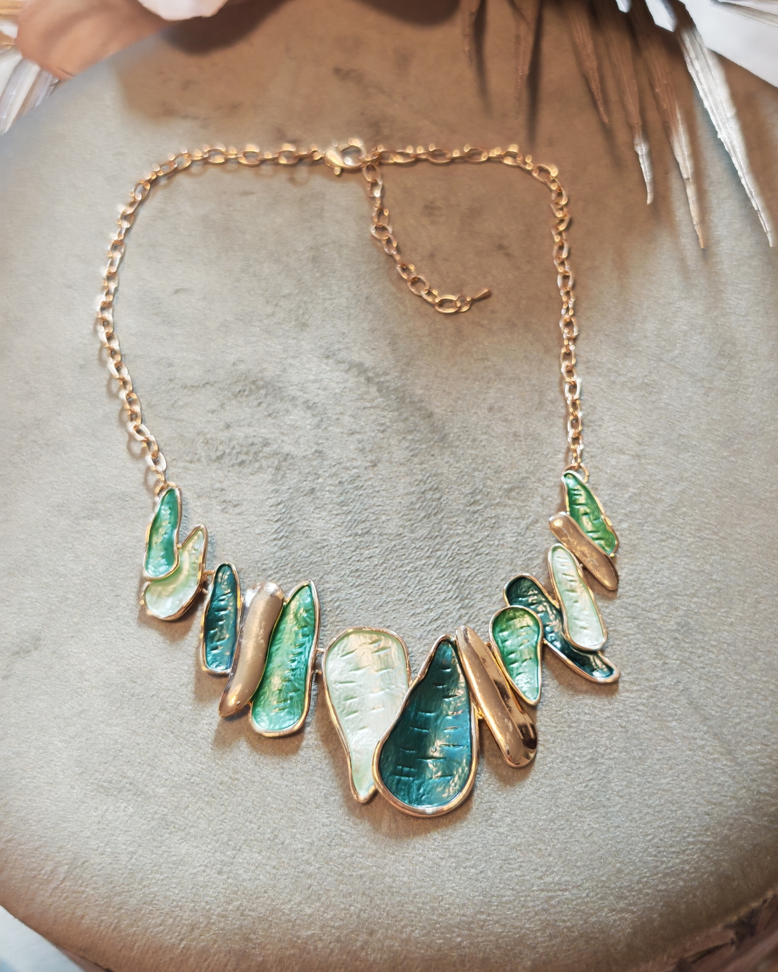 Дамска колиета