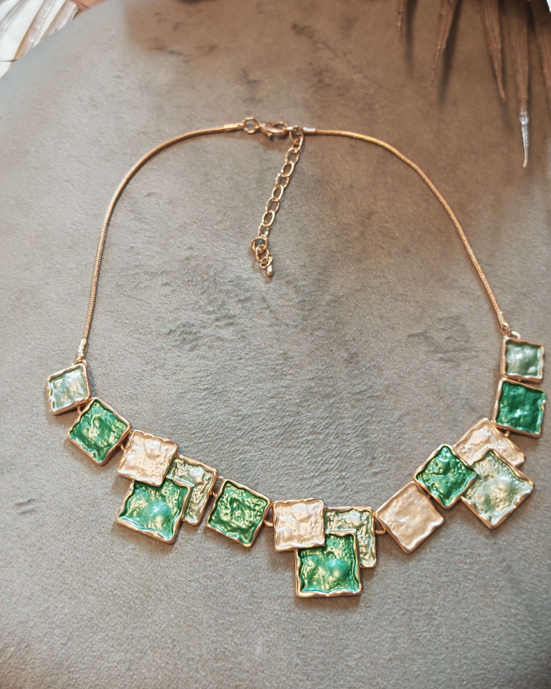 Дамска колиета