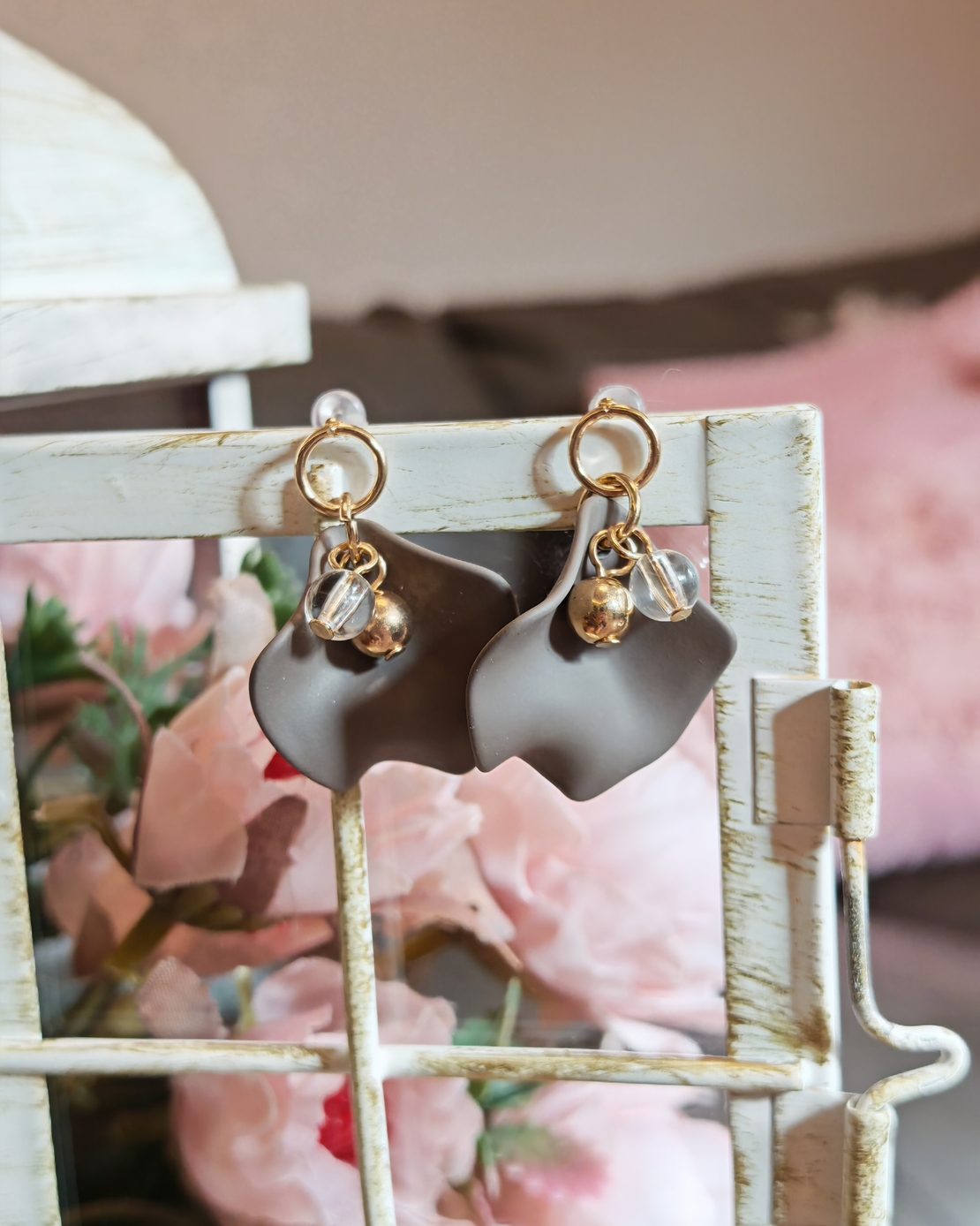 Дамски обици