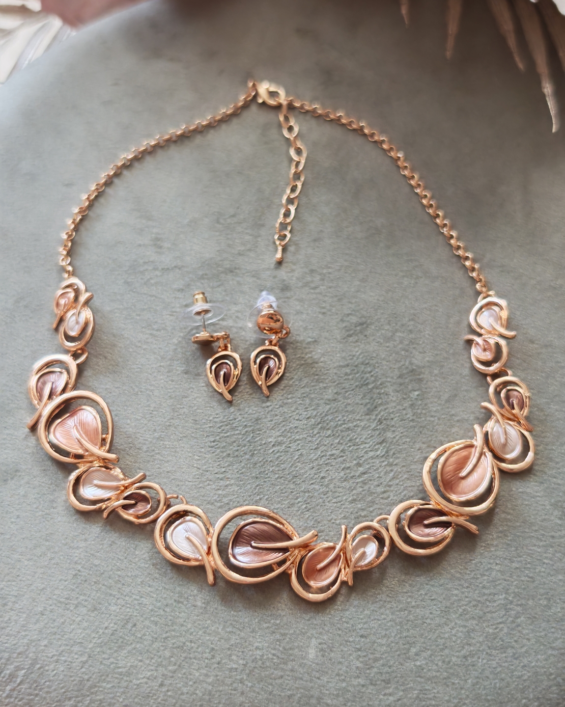 Дамска колиета