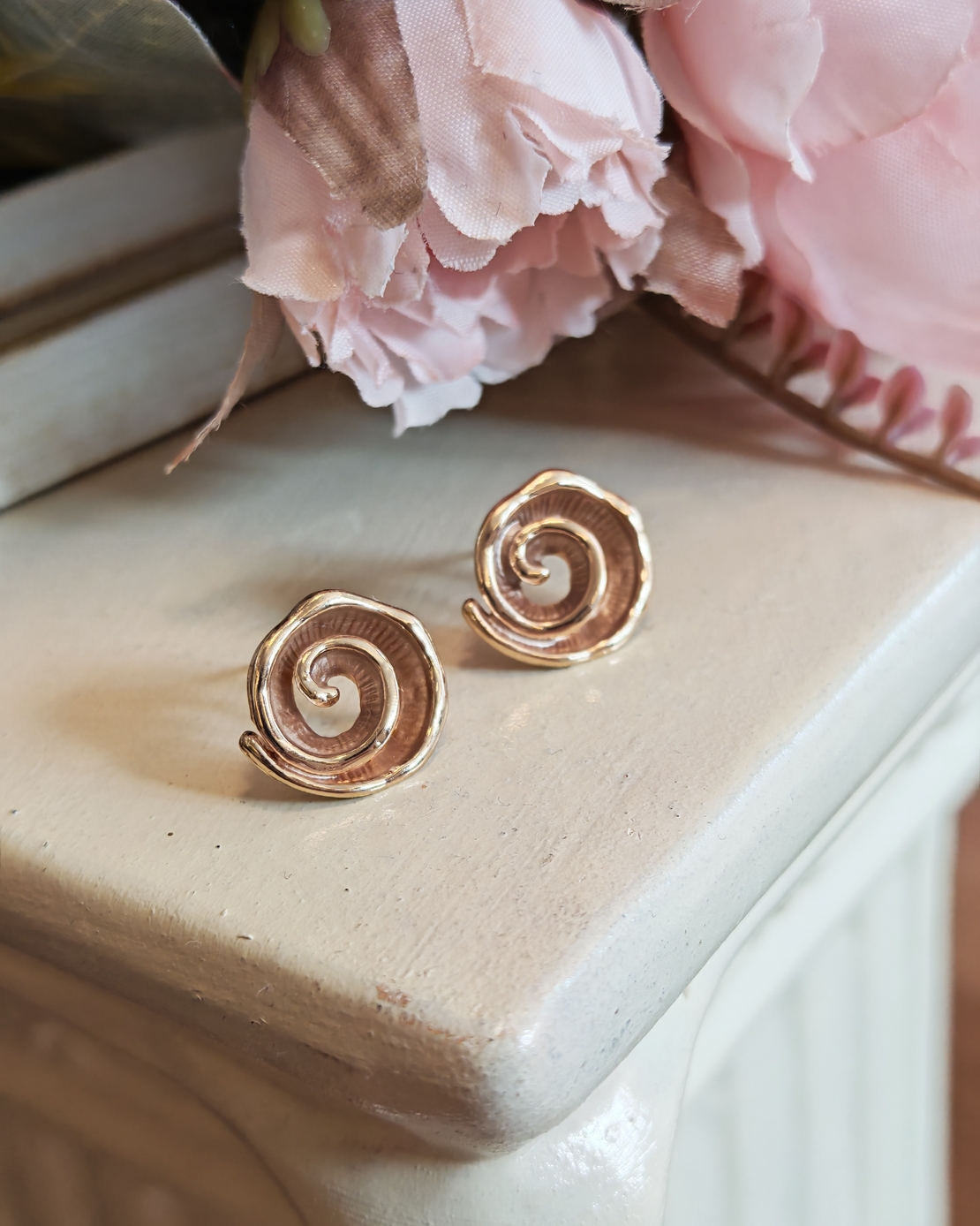 Дамски обици