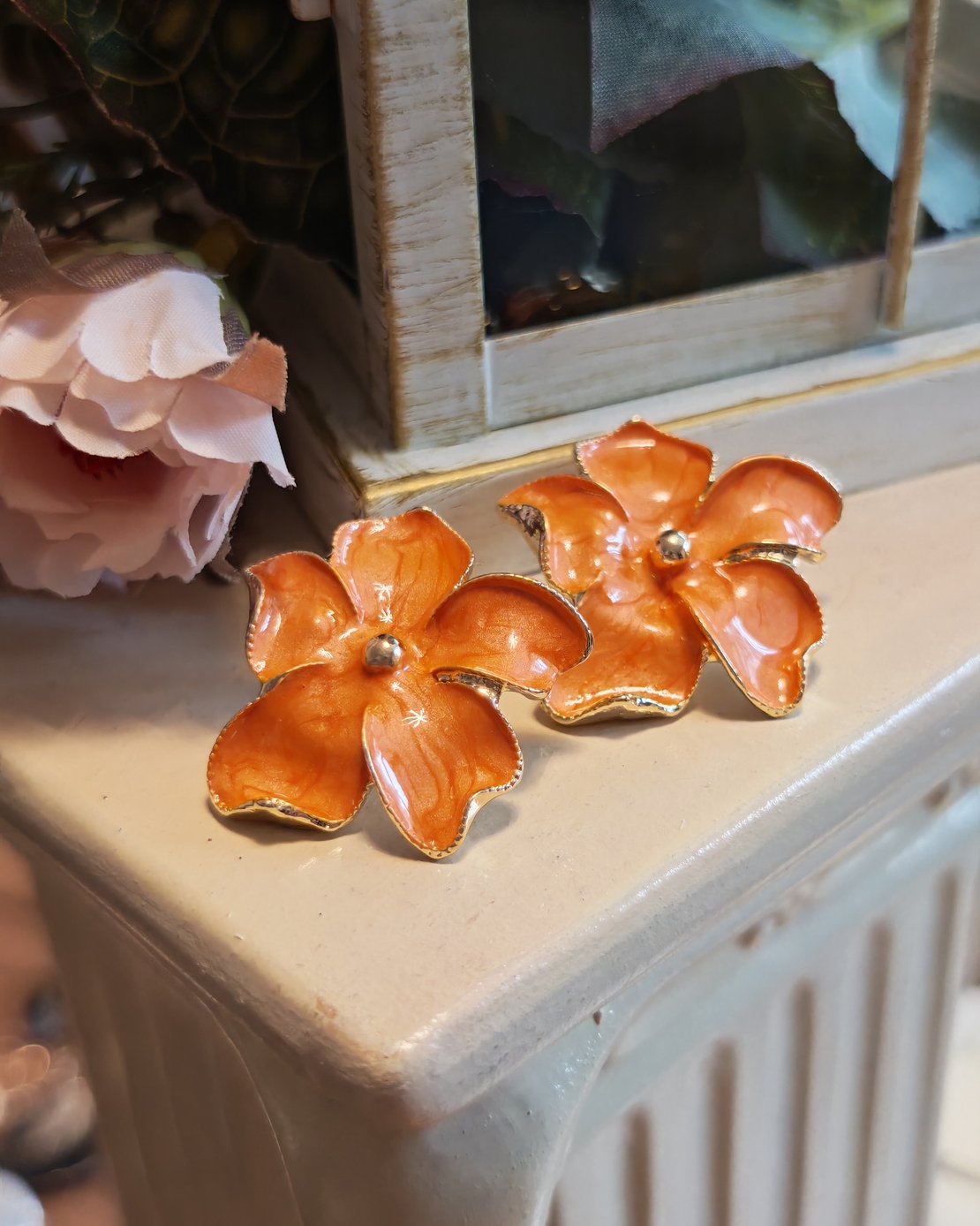 Дамски обици