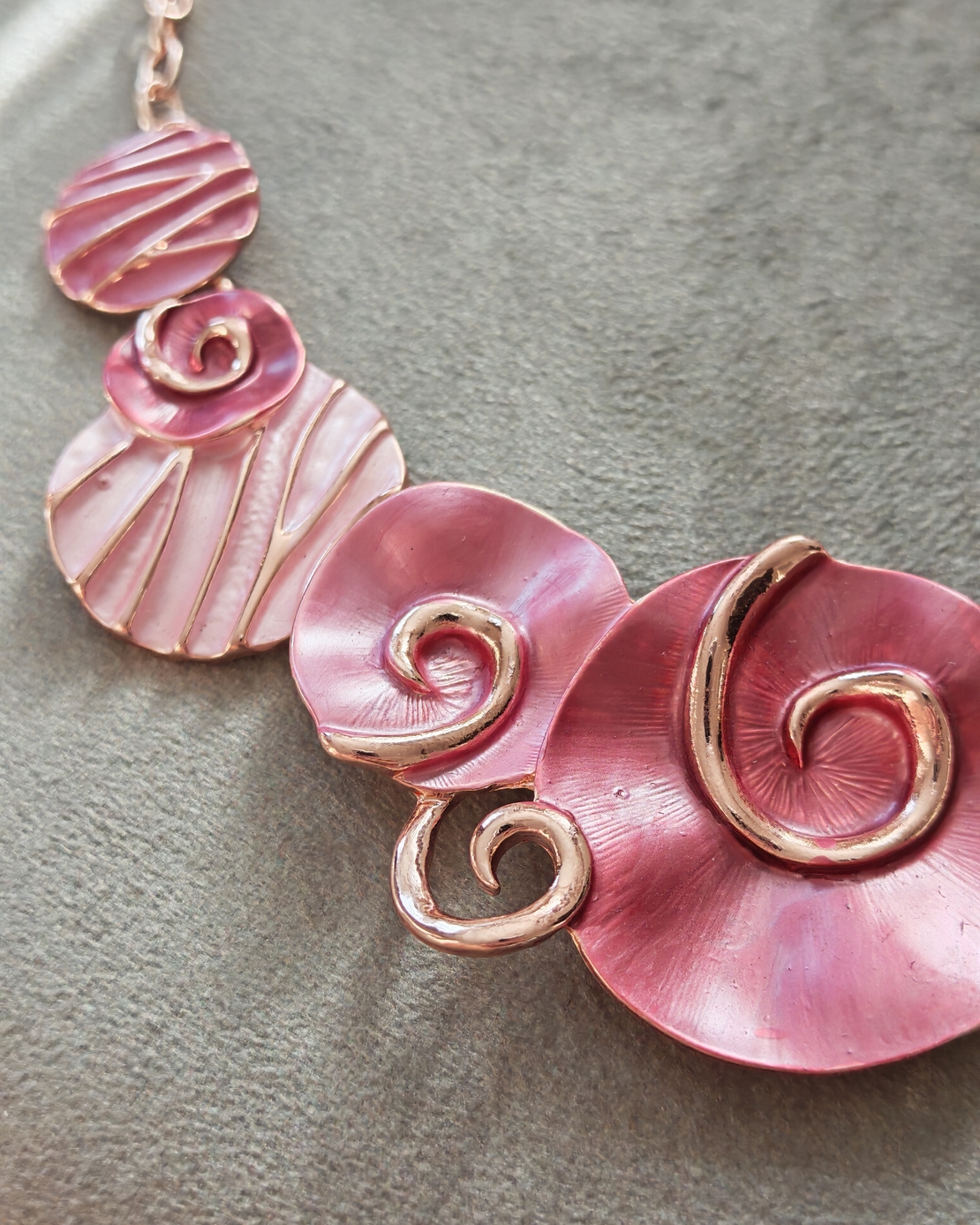 Дамско колие