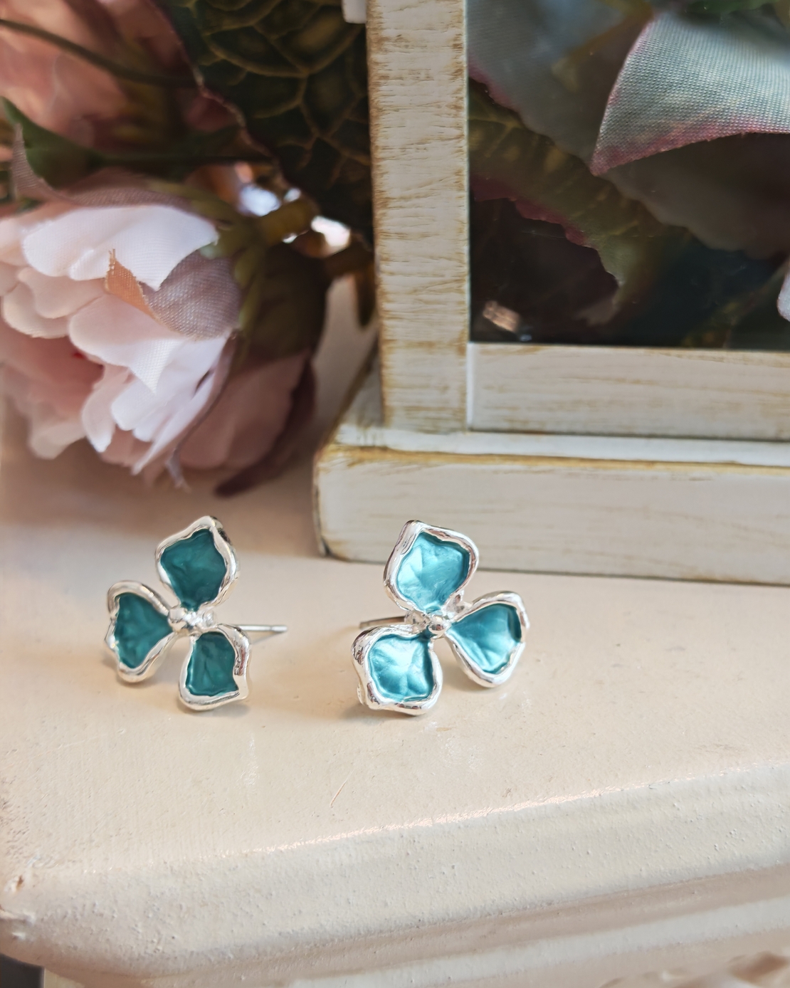 Дамски обици