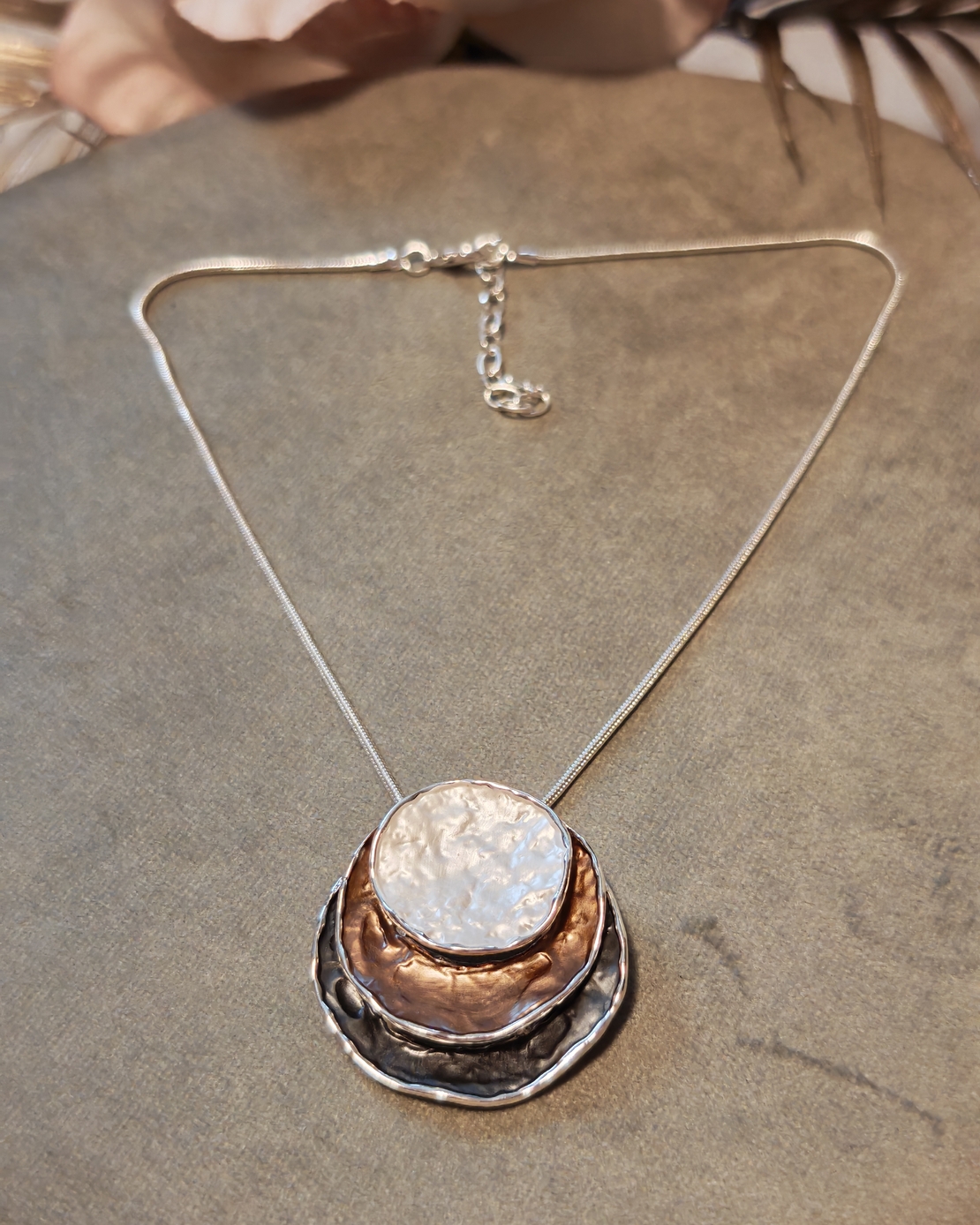 Колие с медальон