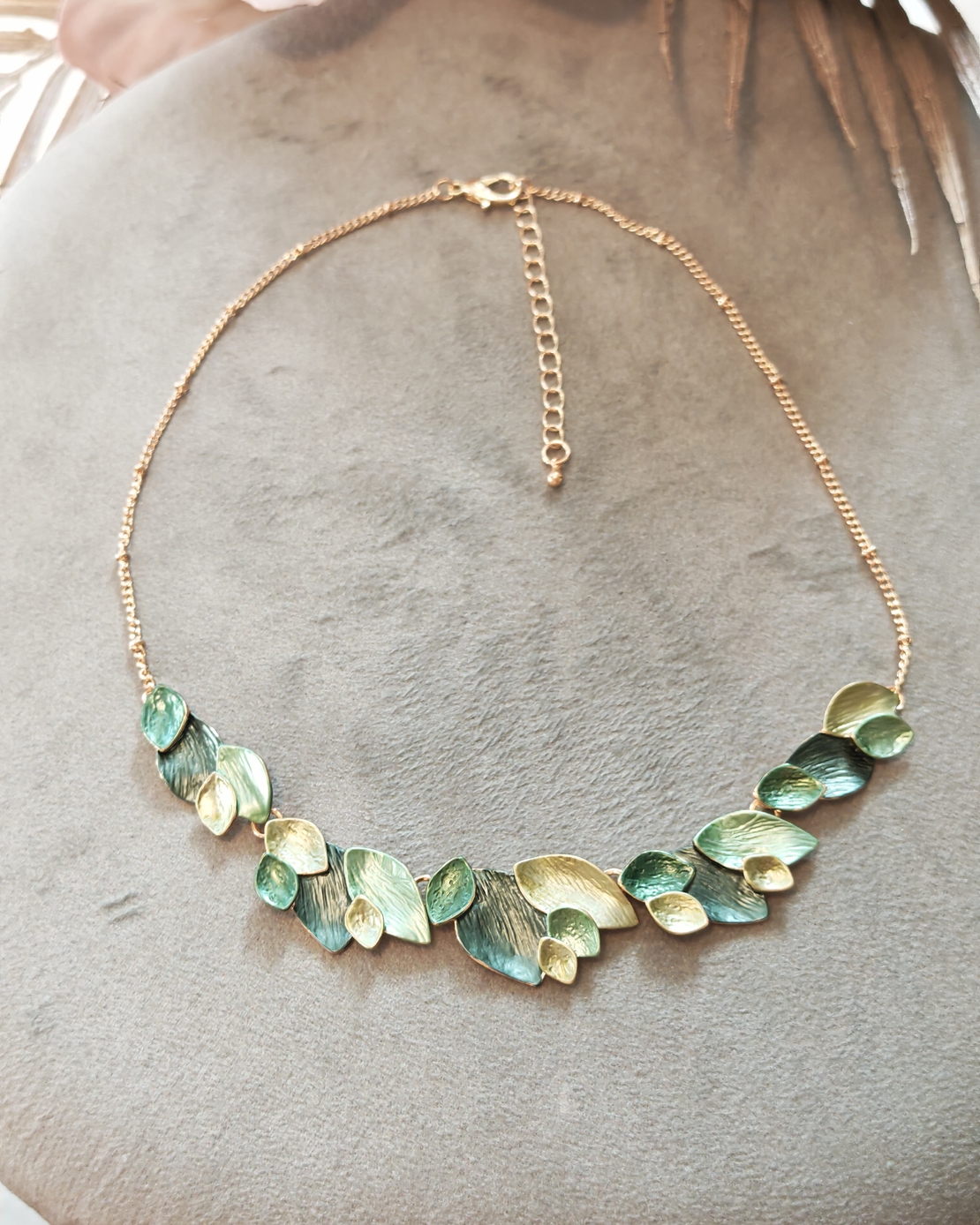 Дамска колиета