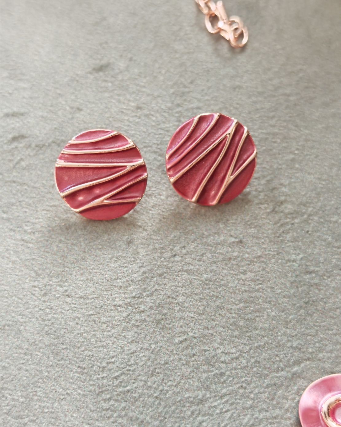 Дамски обици