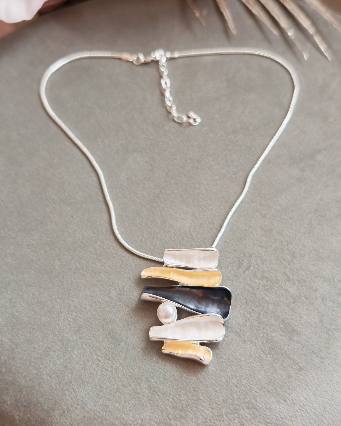 Колие с медальон