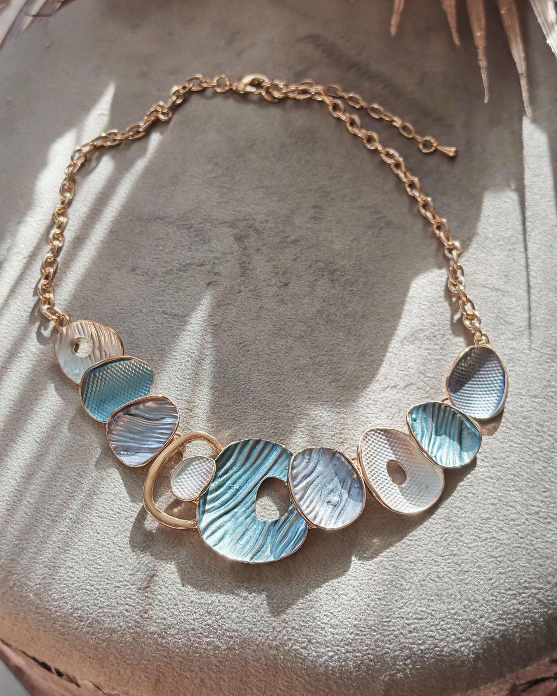 Дамско колие