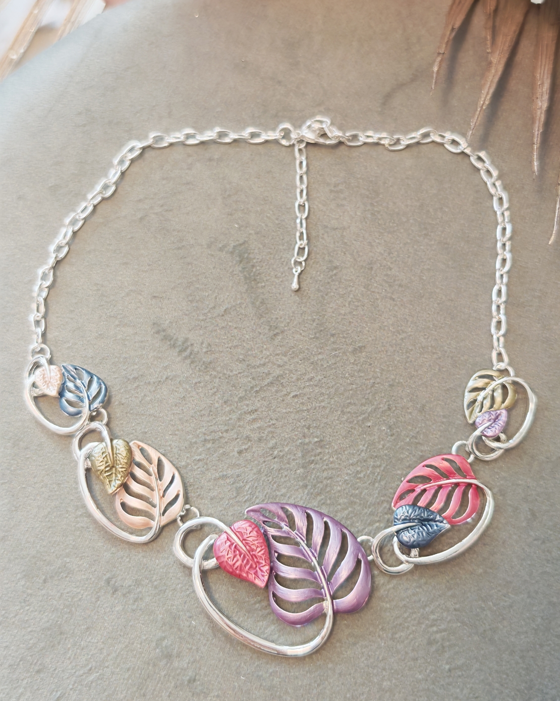 Дамско колие