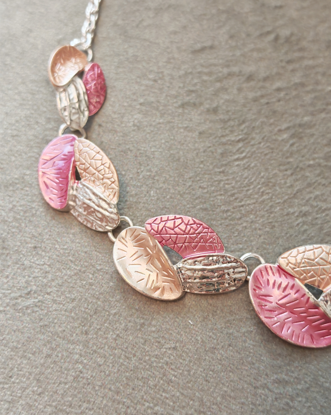 Дамско колие