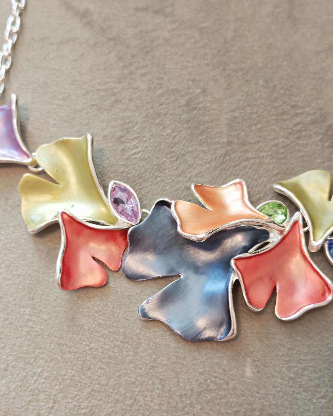 Дамско колие