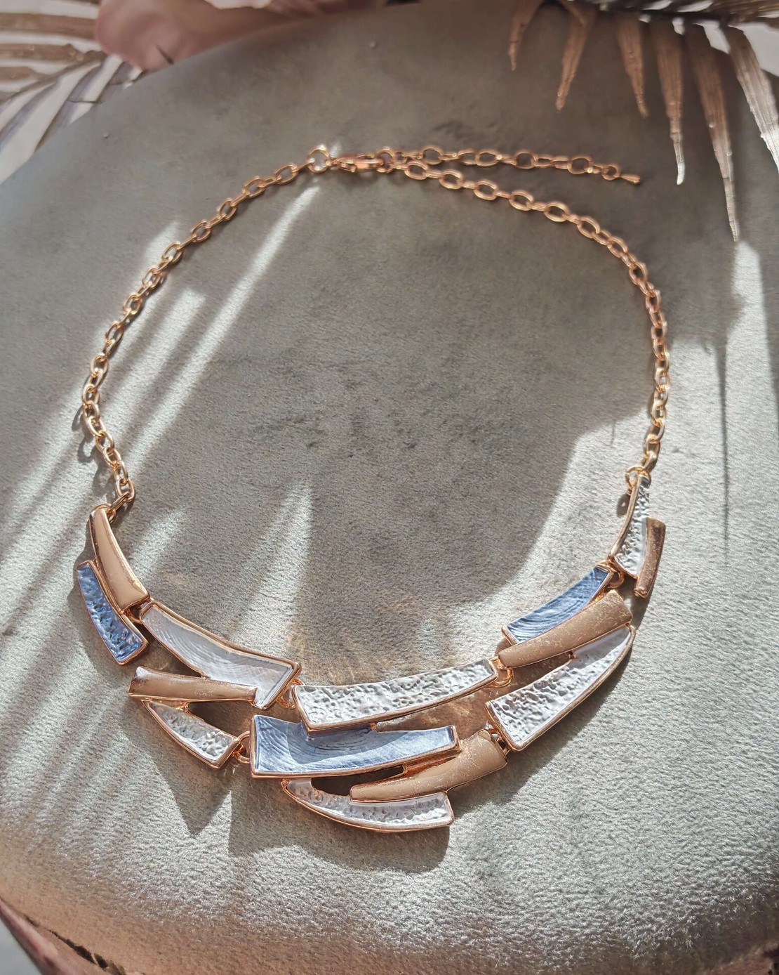 Дамско колие