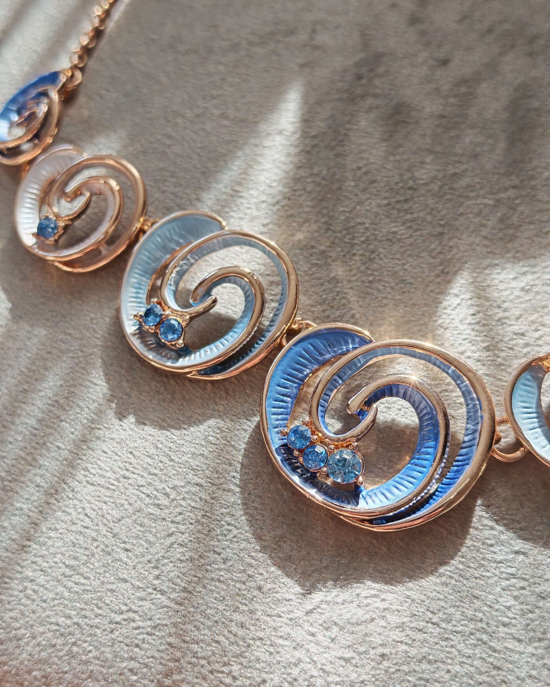 Дамско колие