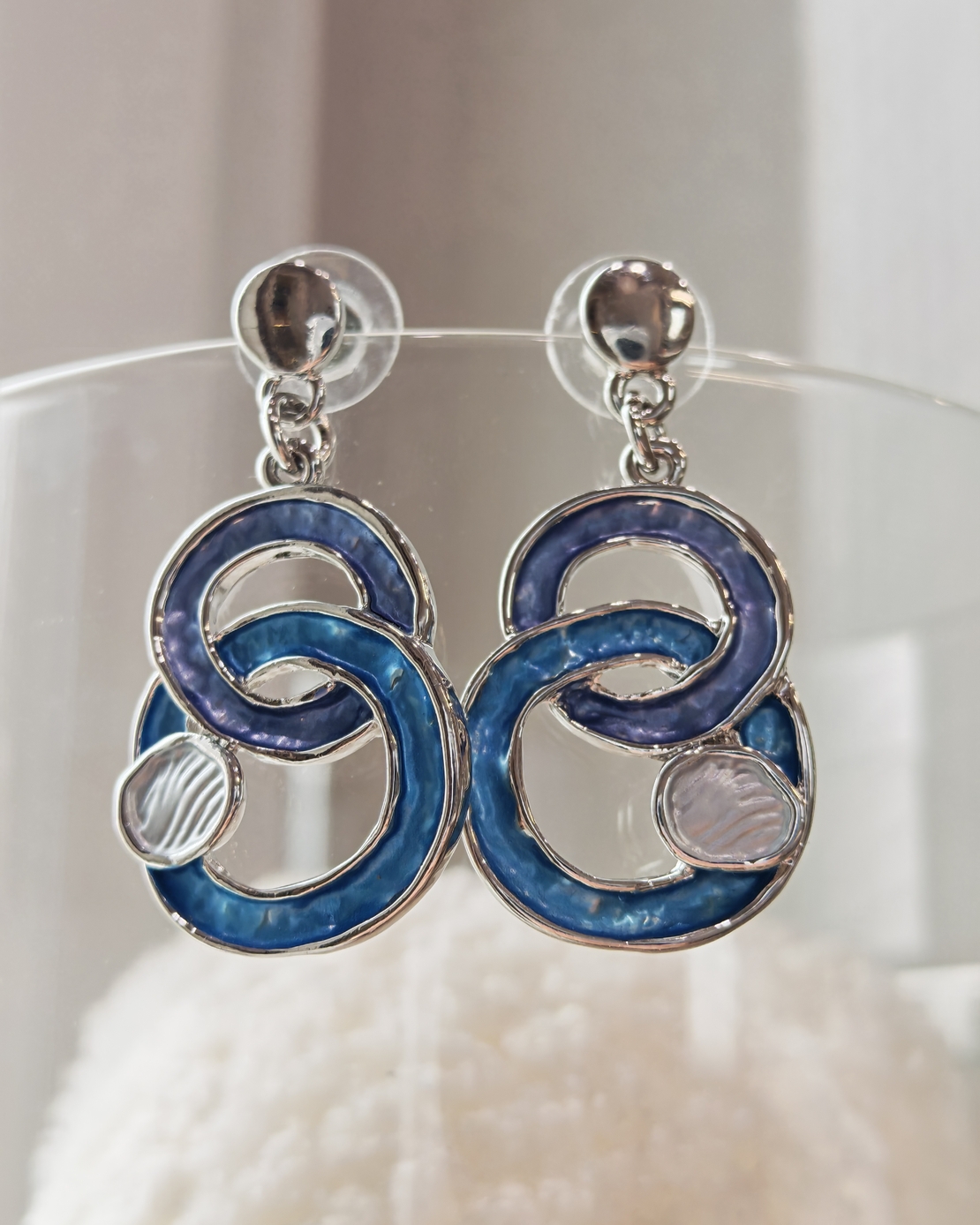 Дамски обици