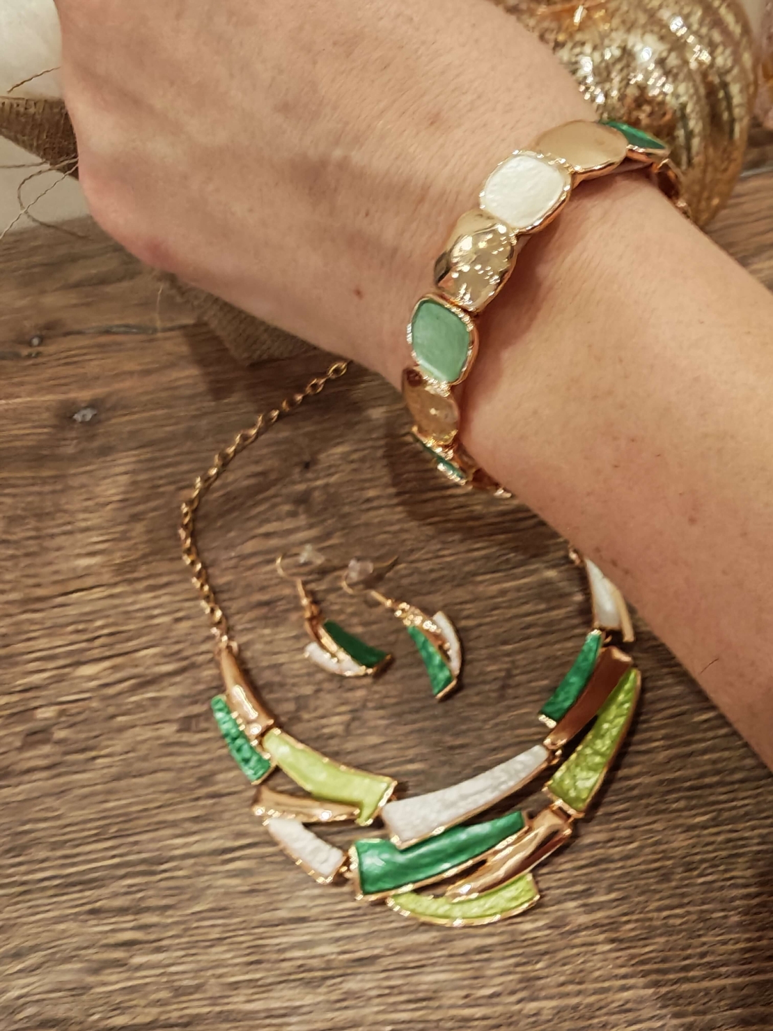 Дамско колие