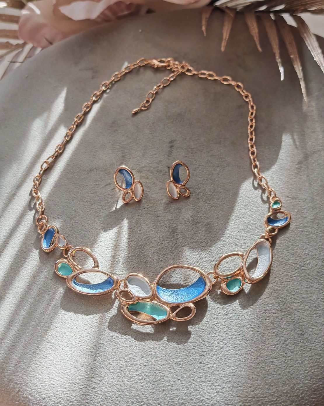 Дамско колие