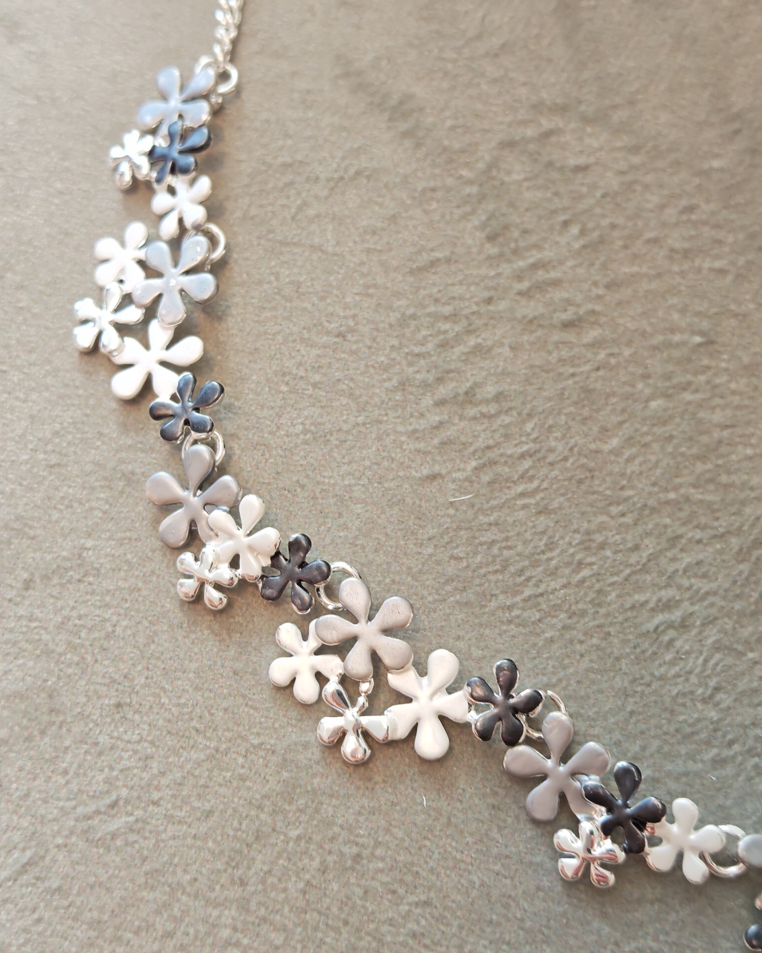 Дамско колие