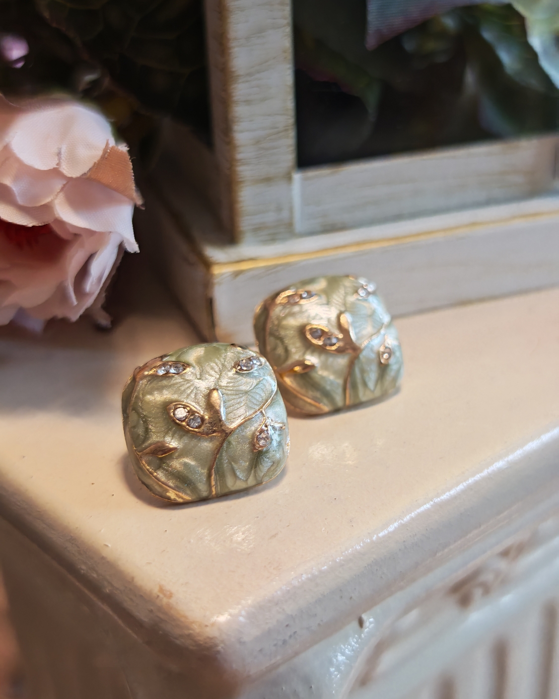 Дамски обици