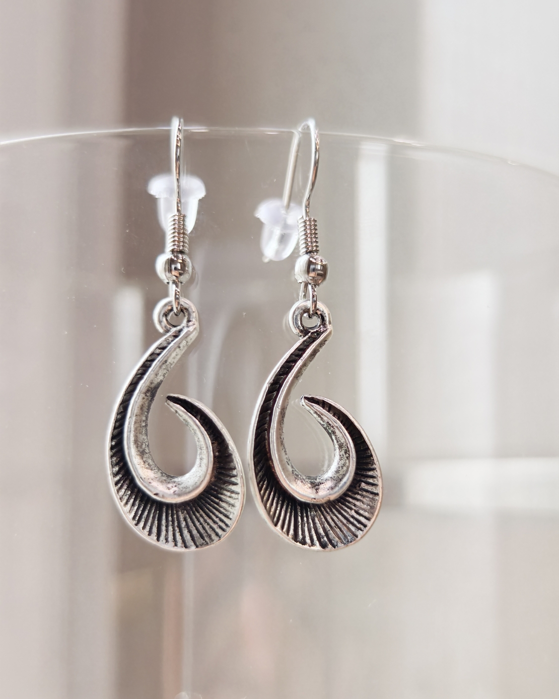 Дамски обици