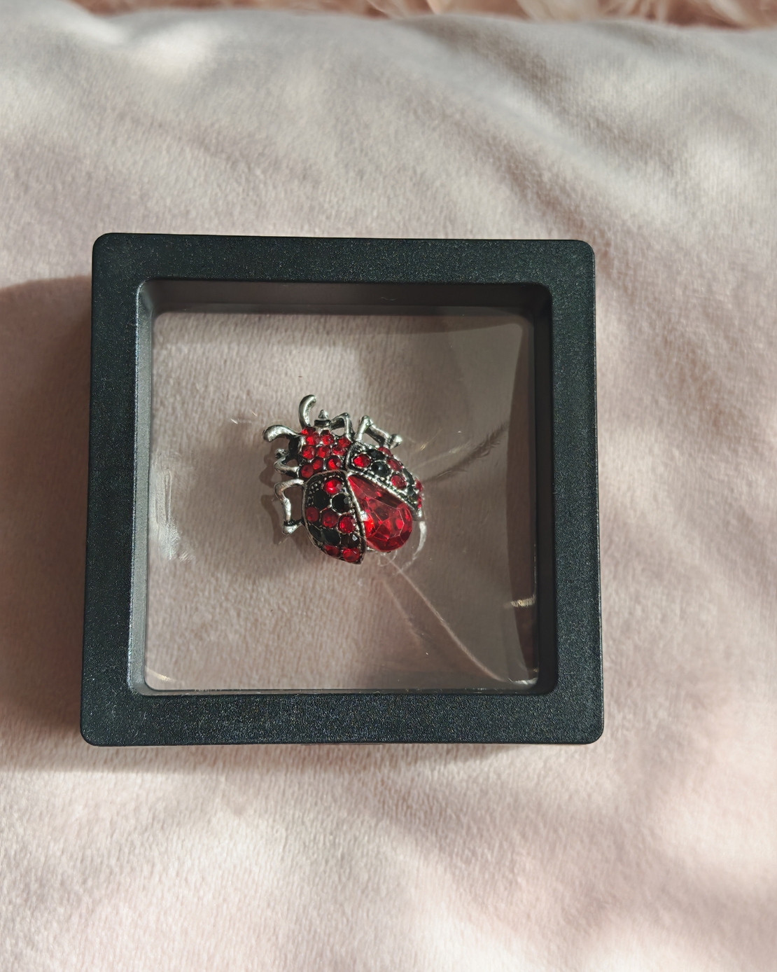 Брошка калинка