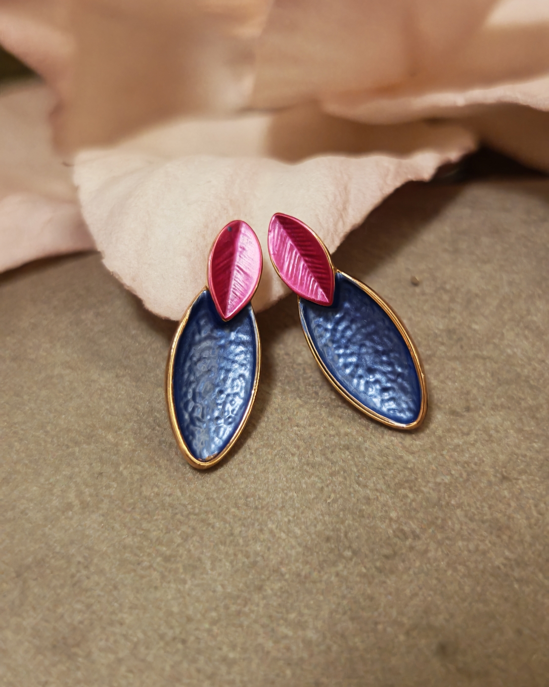 Дамски обици