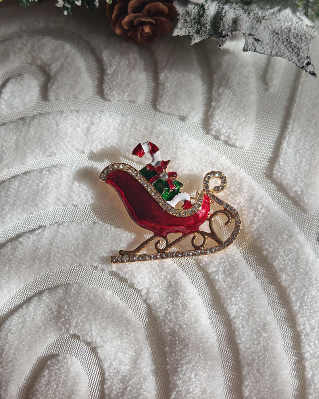 Брошка шейната на дядо Коледа