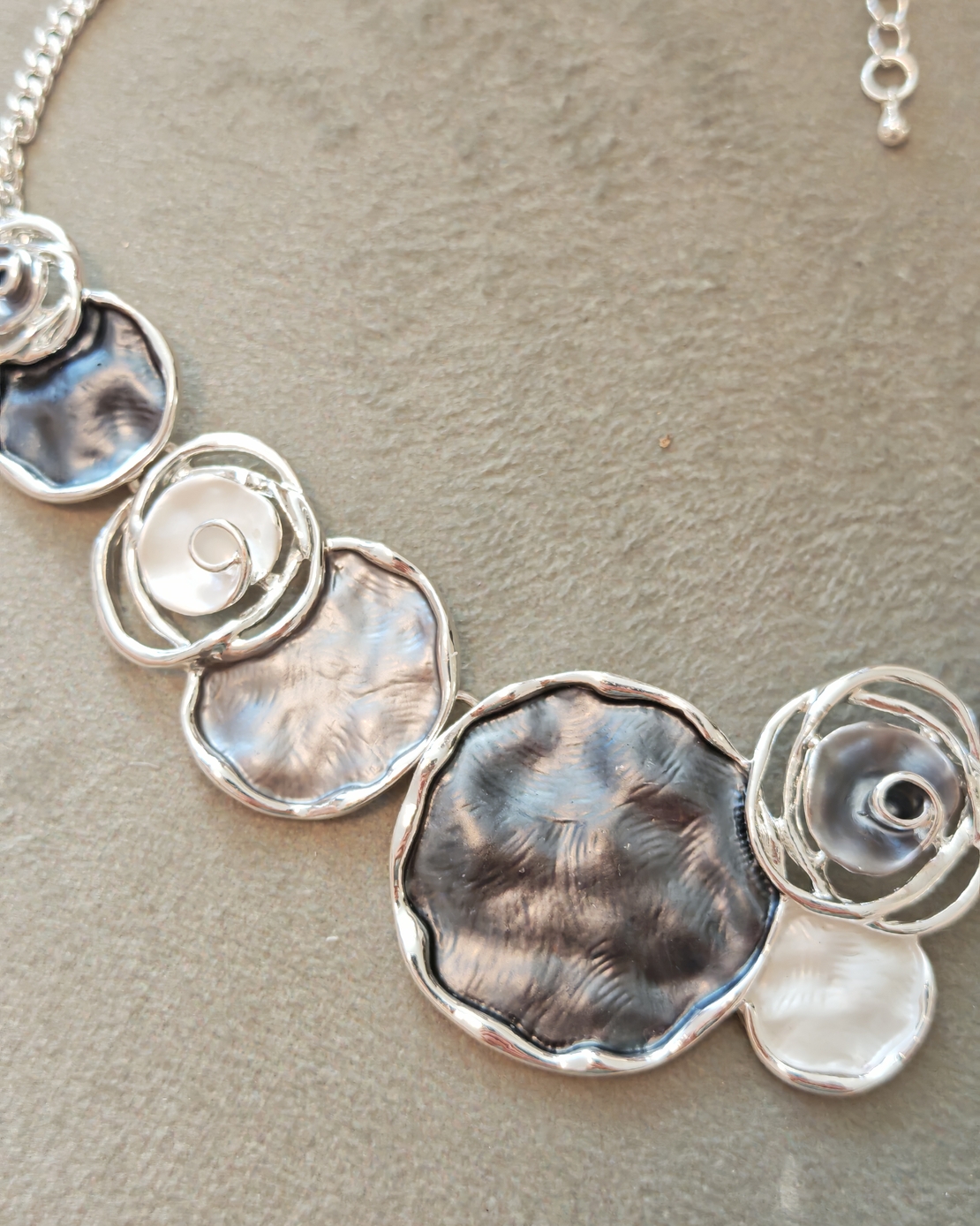 Дамско колие