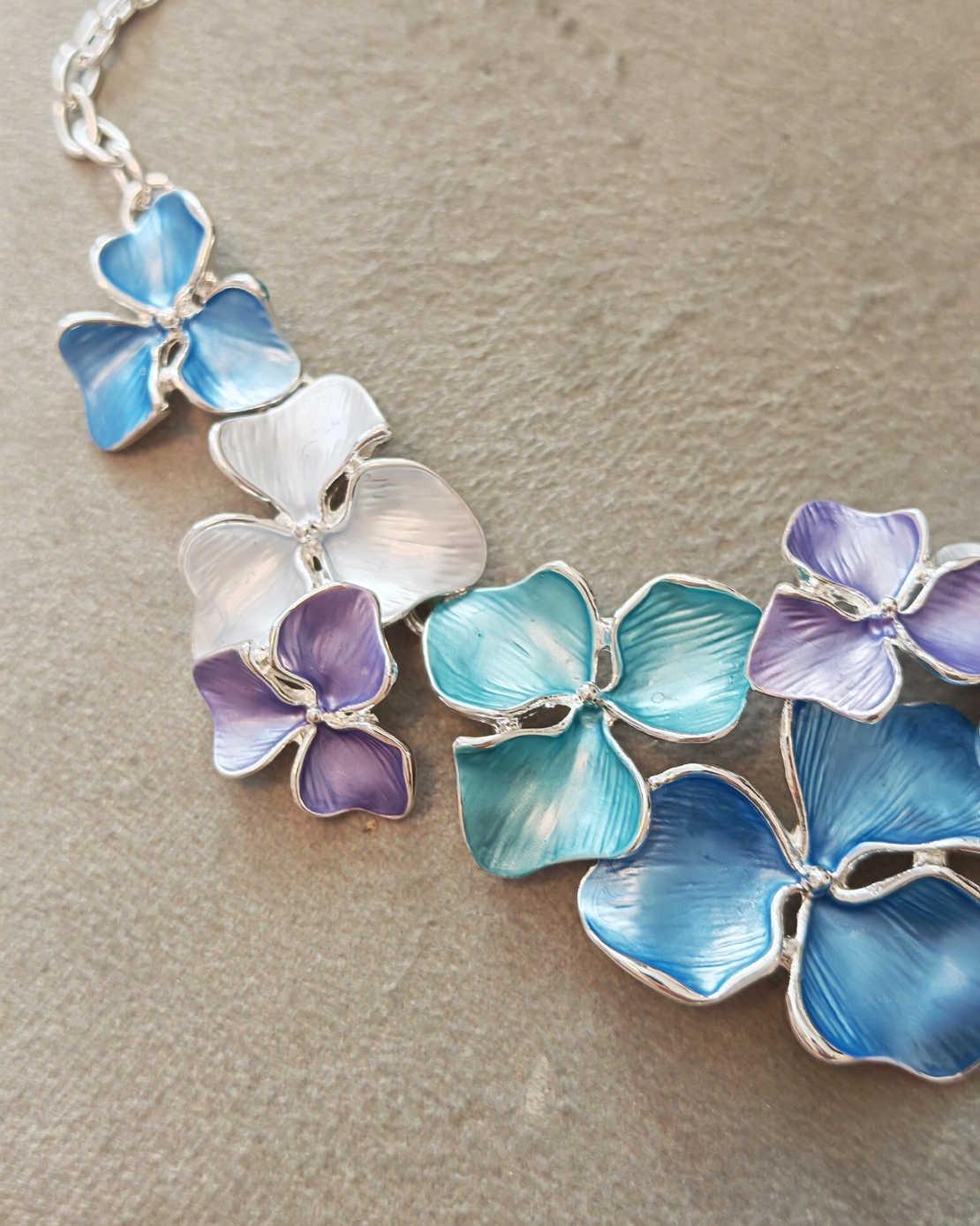 Дамско колие