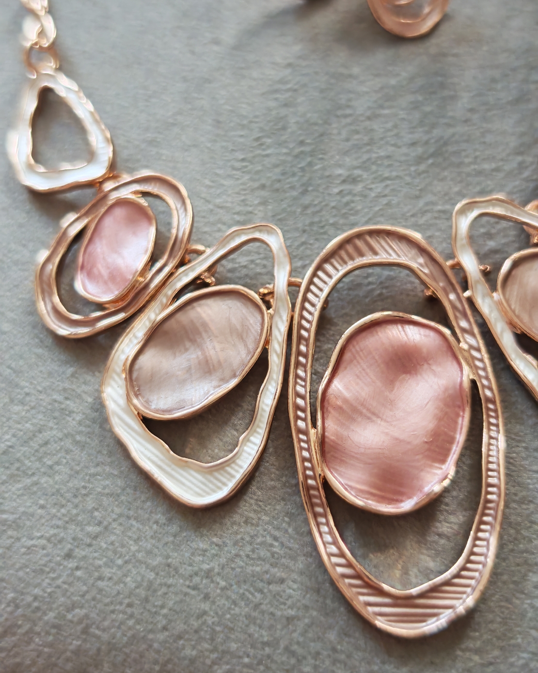 Дамска колиета