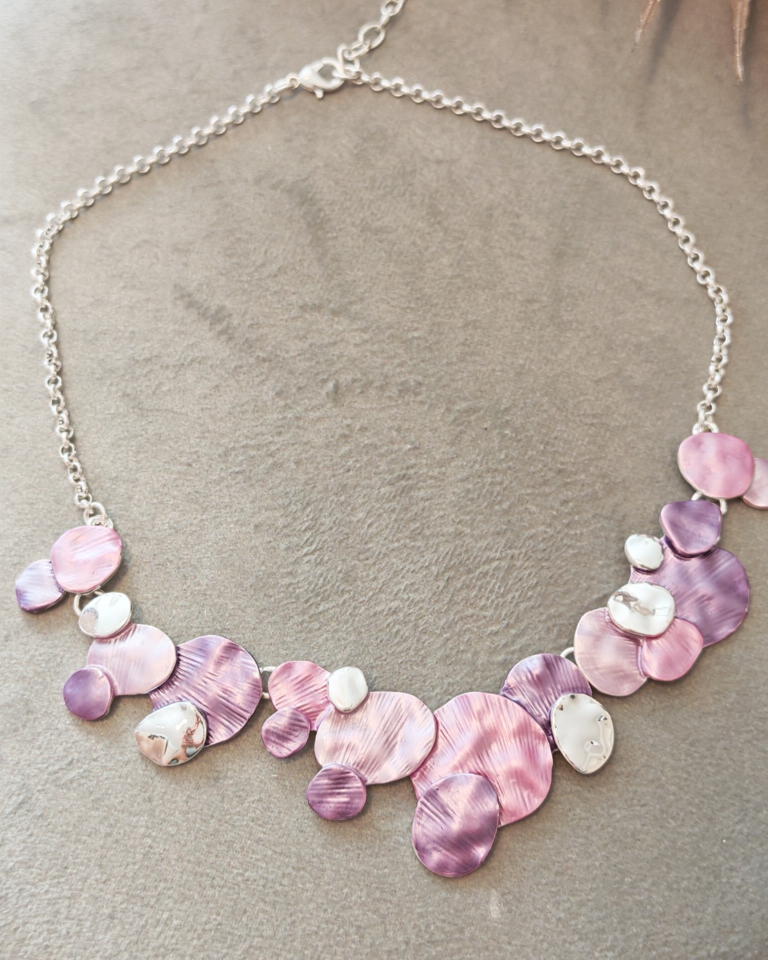 Дамско колие