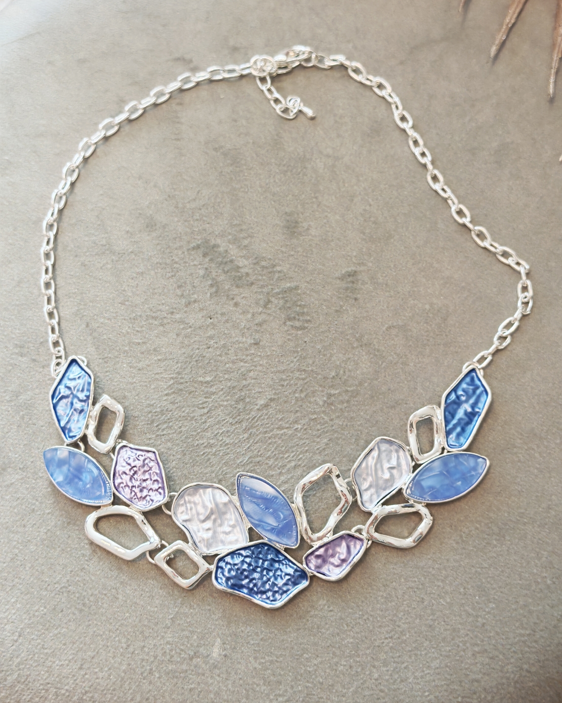 Дамско колие