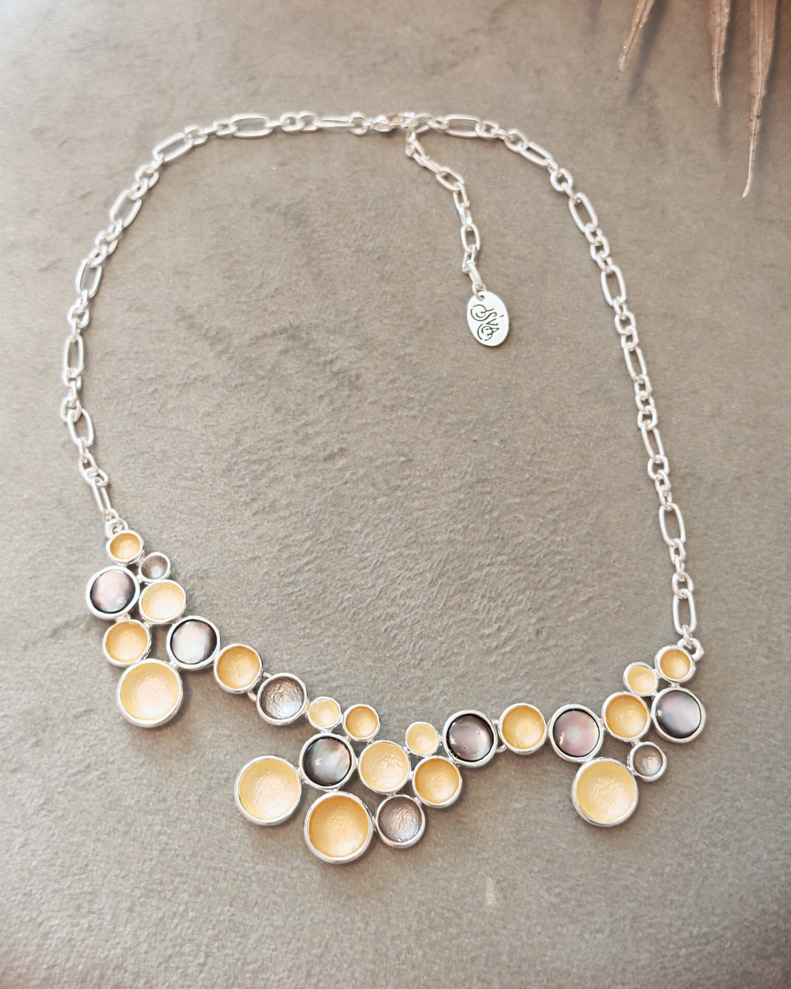 Дамско колие