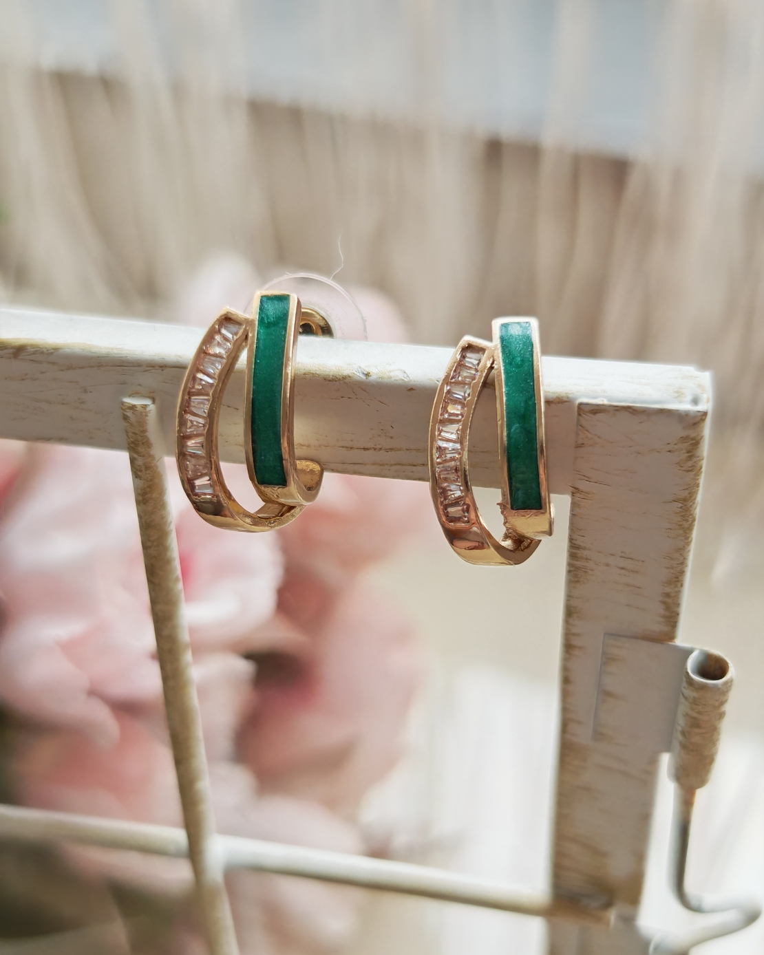 Дамска обици