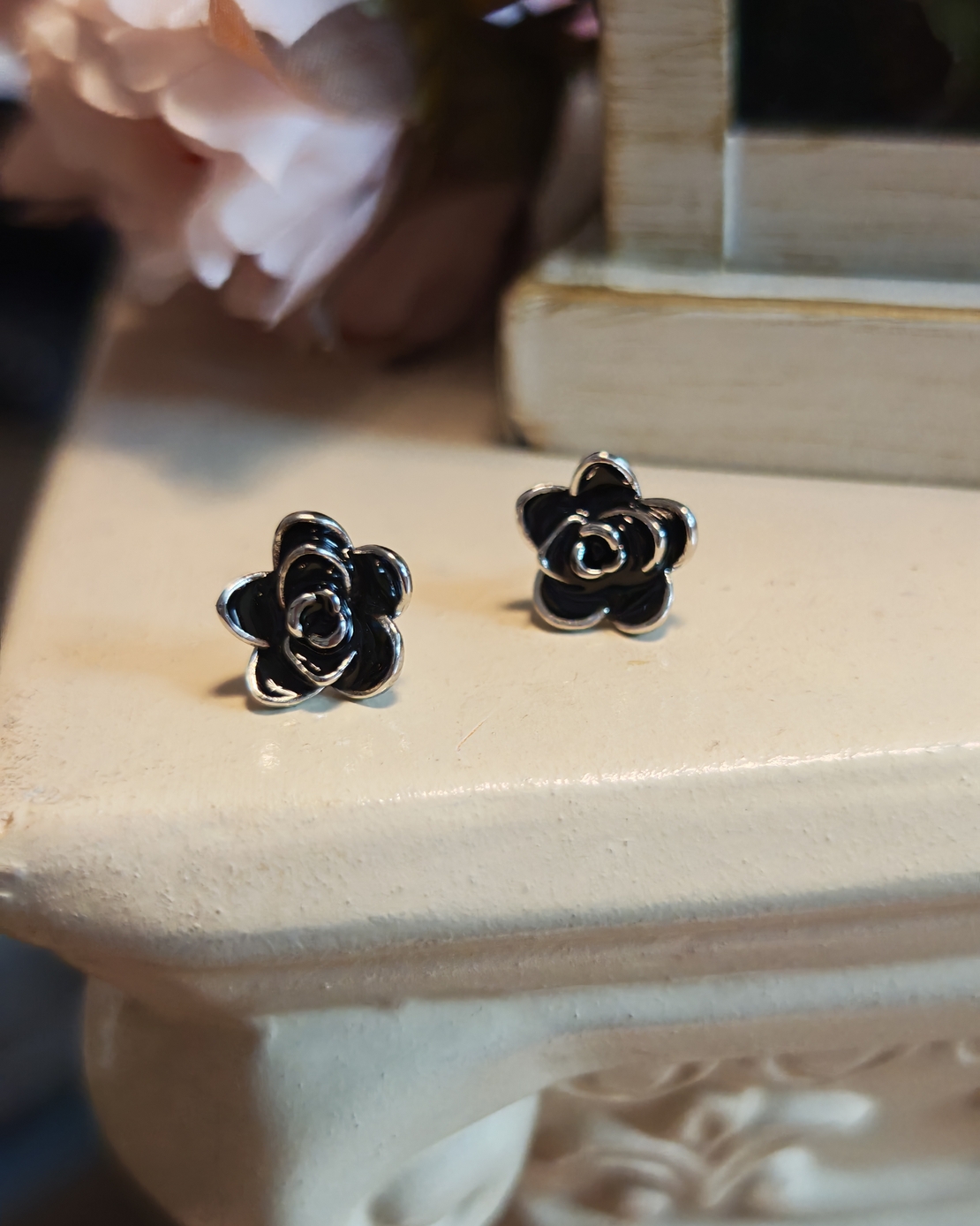 Дамски обици