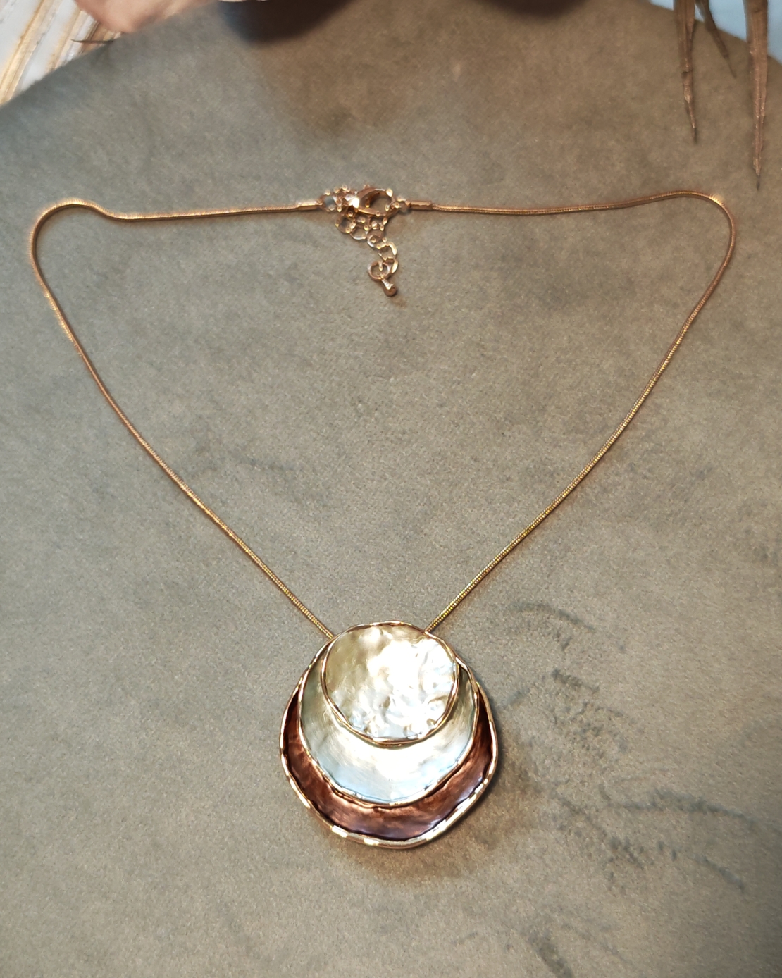 Колие с медальон